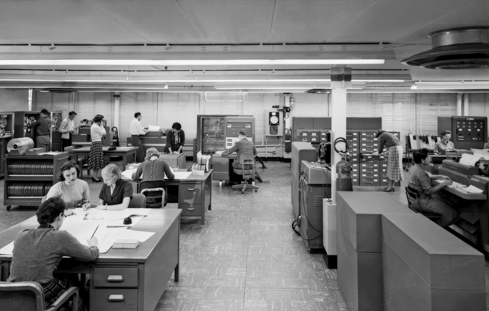 Salle d’un IBM 704, 1957
